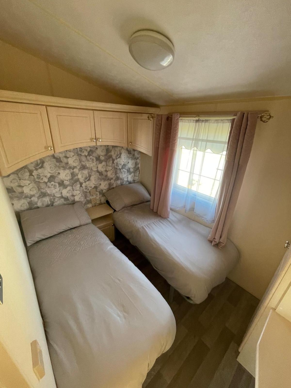 Willerby Granada 2-Bedroom Caravan, Glasgow Uddingston Bagian luar foto