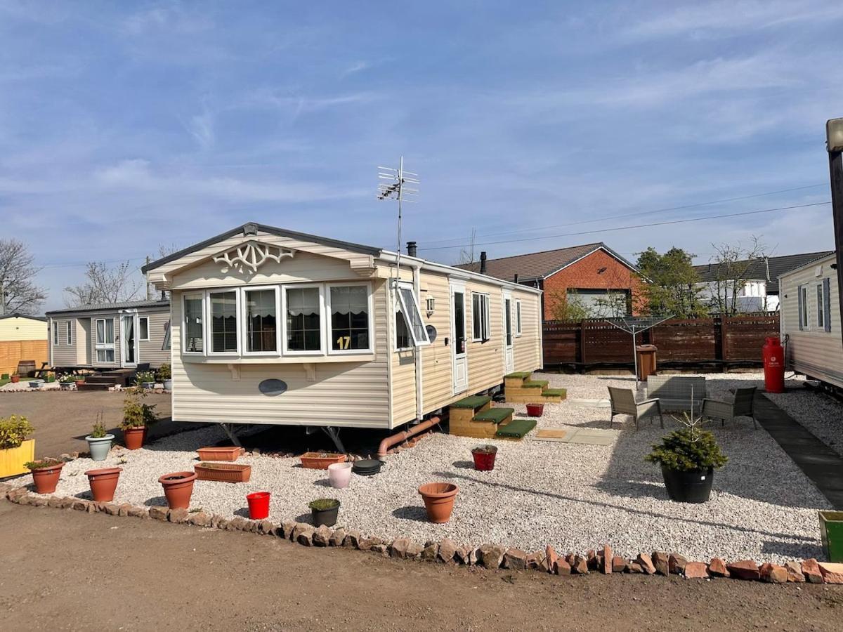Willerby Granada 2-Bedroom Caravan, Glasgow Uddingston Bagian luar foto